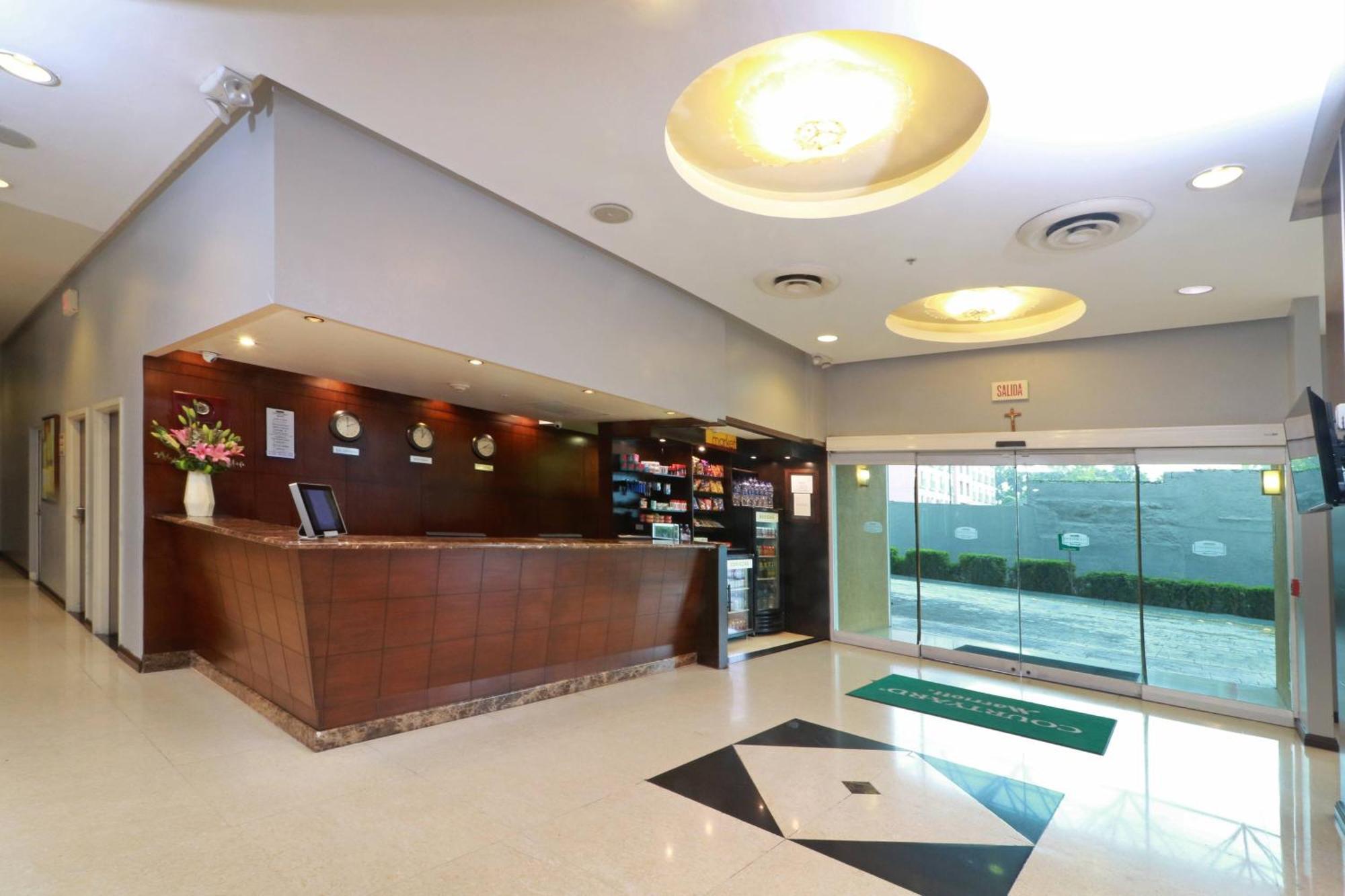 คอร์ตยาร์ด มอนเทอเรย์ ซาน เคโรนีโม/บาเย Hotel มอนแตร์เรย์ ภายนอก รูปภาพ