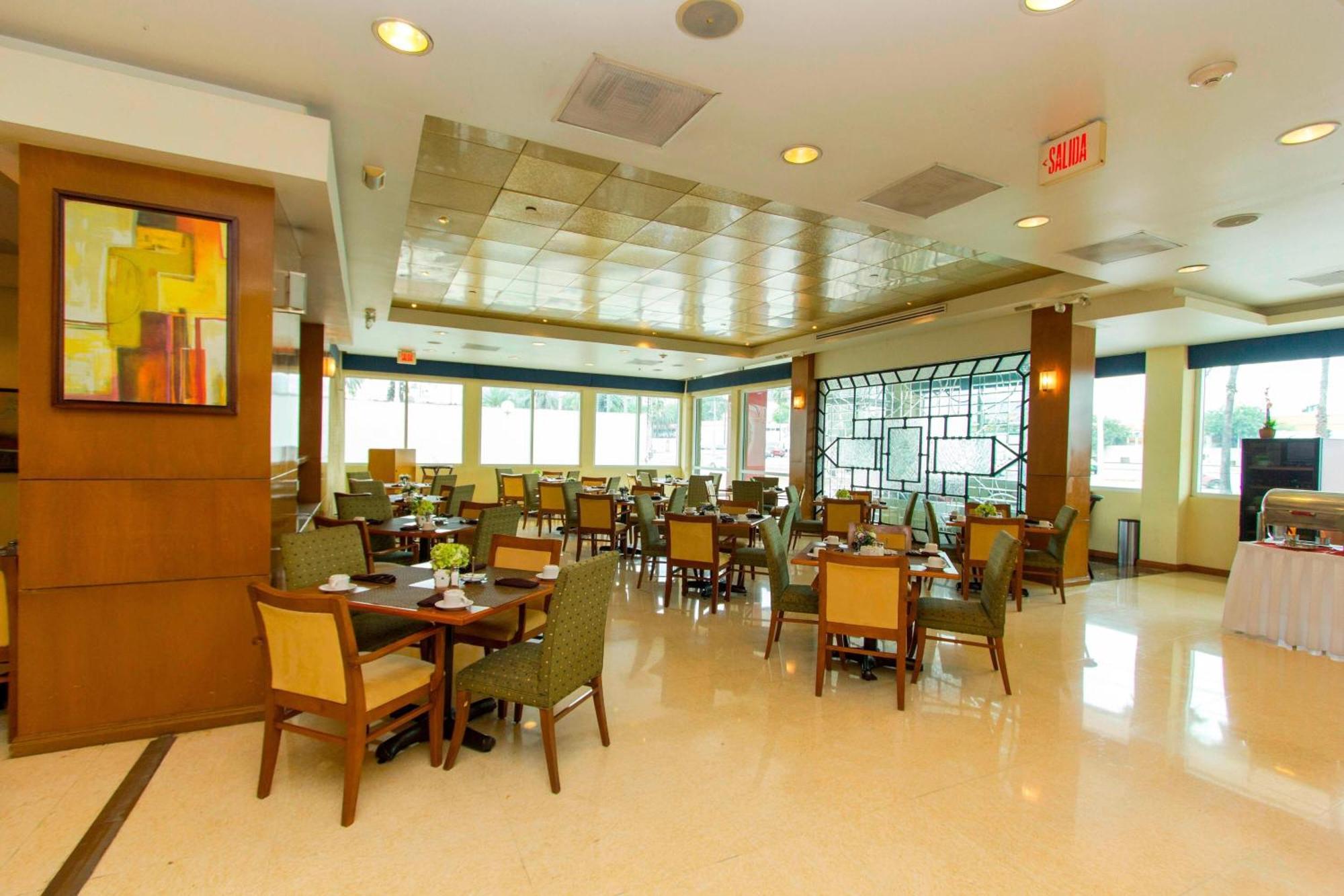 คอร์ตยาร์ด มอนเทอเรย์ ซาน เคโรนีโม/บาเย Hotel มอนแตร์เรย์ ภายนอก รูปภาพ