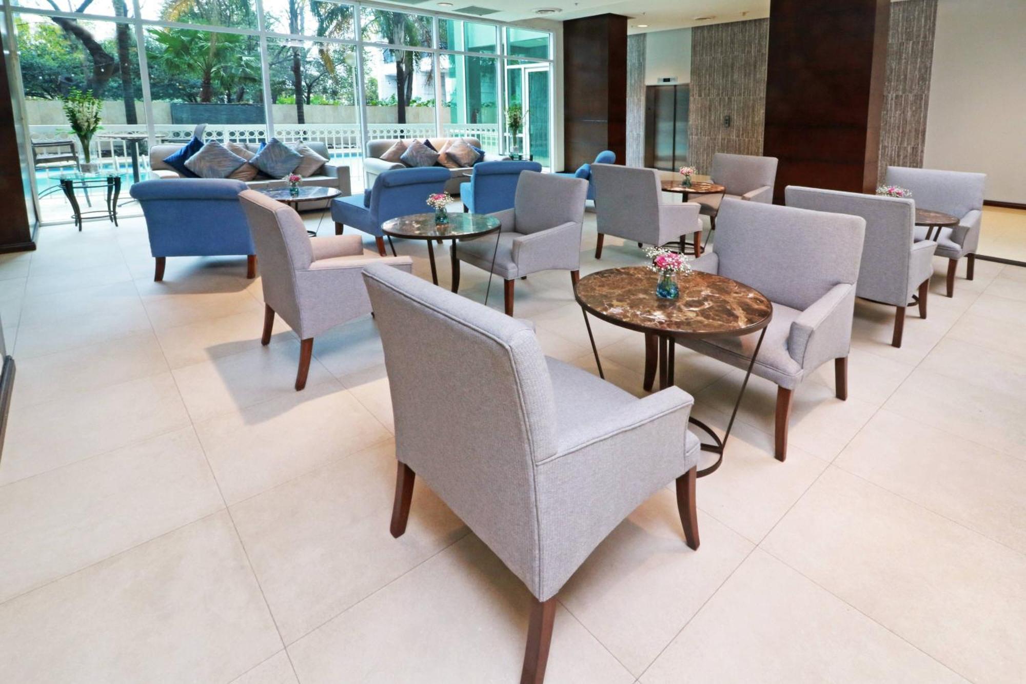 คอร์ตยาร์ด มอนเทอเรย์ ซาน เคโรนีโม/บาเย Hotel มอนแตร์เรย์ ภายนอก รูปภาพ