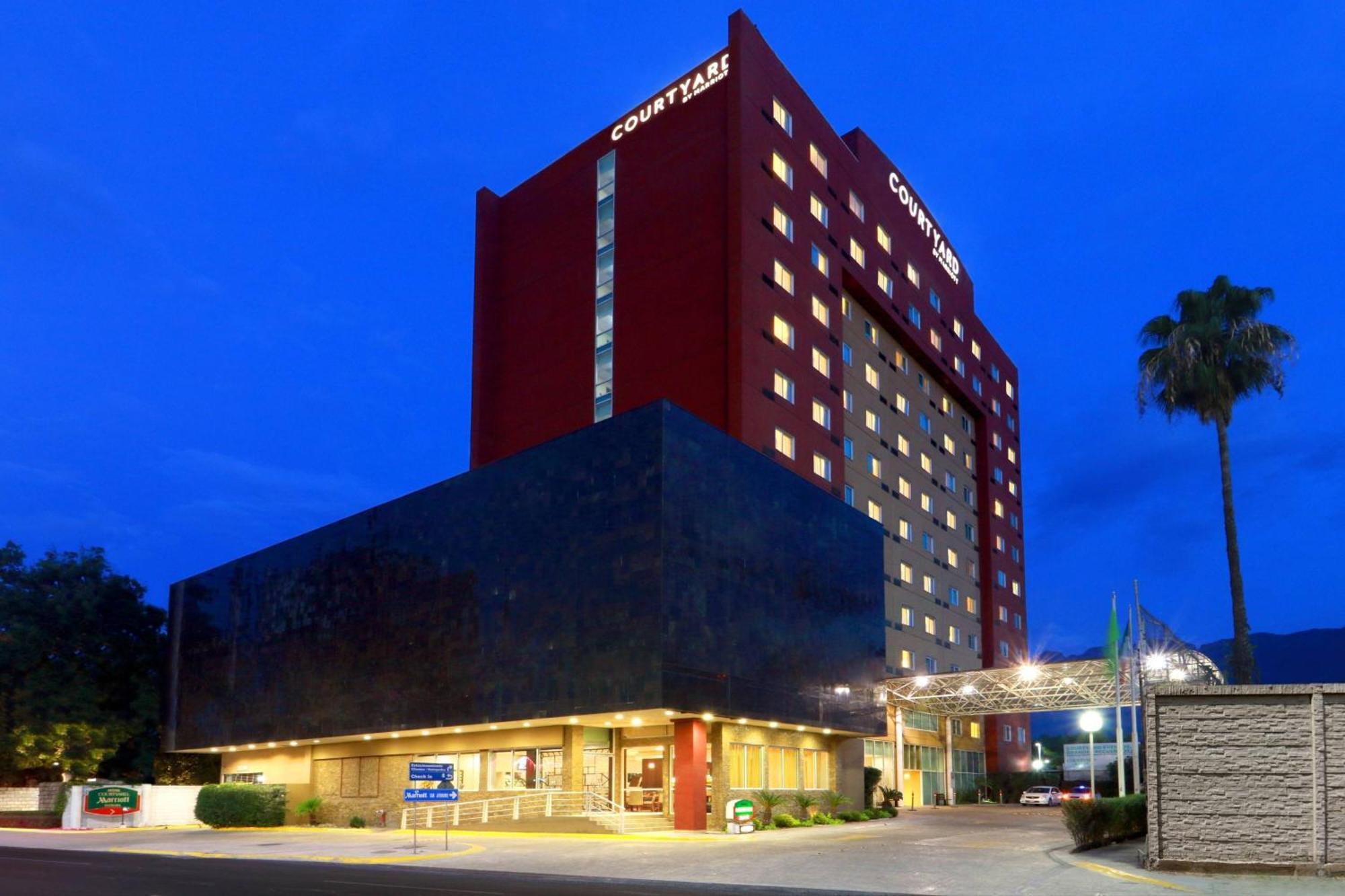 คอร์ตยาร์ด มอนเทอเรย์ ซาน เคโรนีโม/บาเย Hotel มอนแตร์เรย์ ภายนอก รูปภาพ