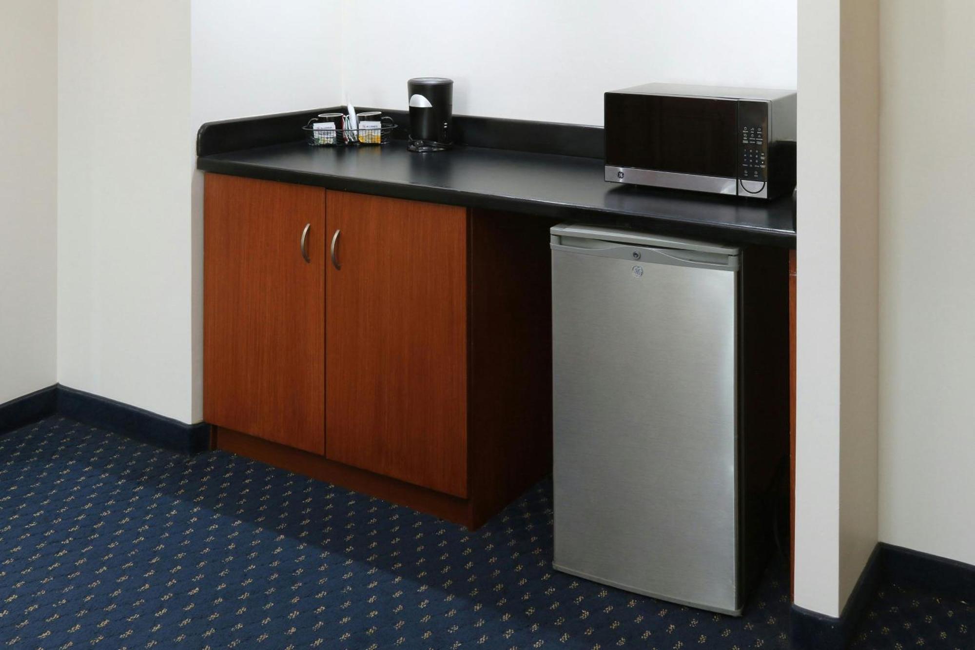 คอร์ตยาร์ด มอนเทอเรย์ ซาน เคโรนีโม/บาเย Hotel มอนแตร์เรย์ ภายนอก รูปภาพ