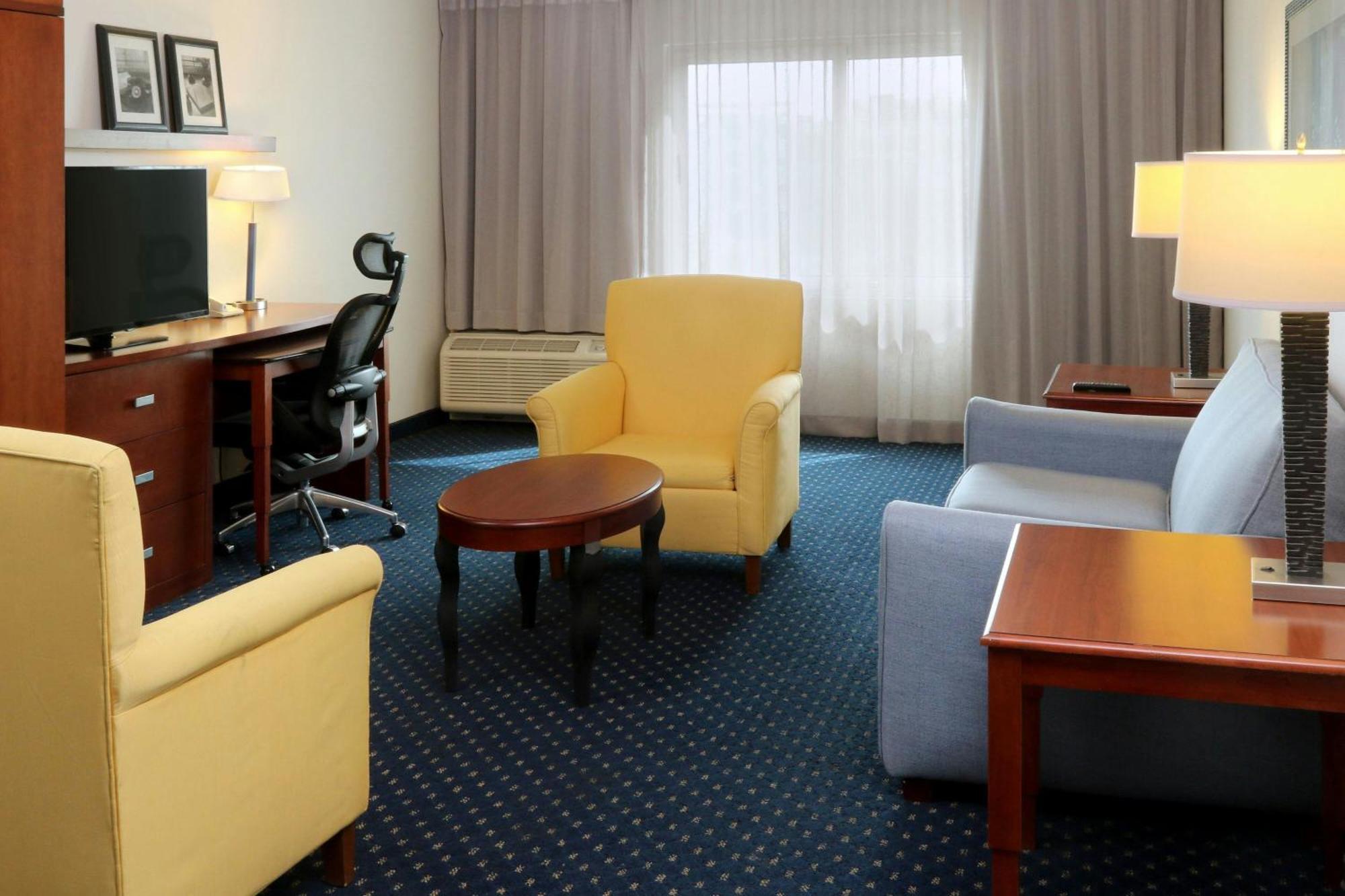 คอร์ตยาร์ด มอนเทอเรย์ ซาน เคโรนีโม/บาเย Hotel มอนแตร์เรย์ ภายนอก รูปภาพ