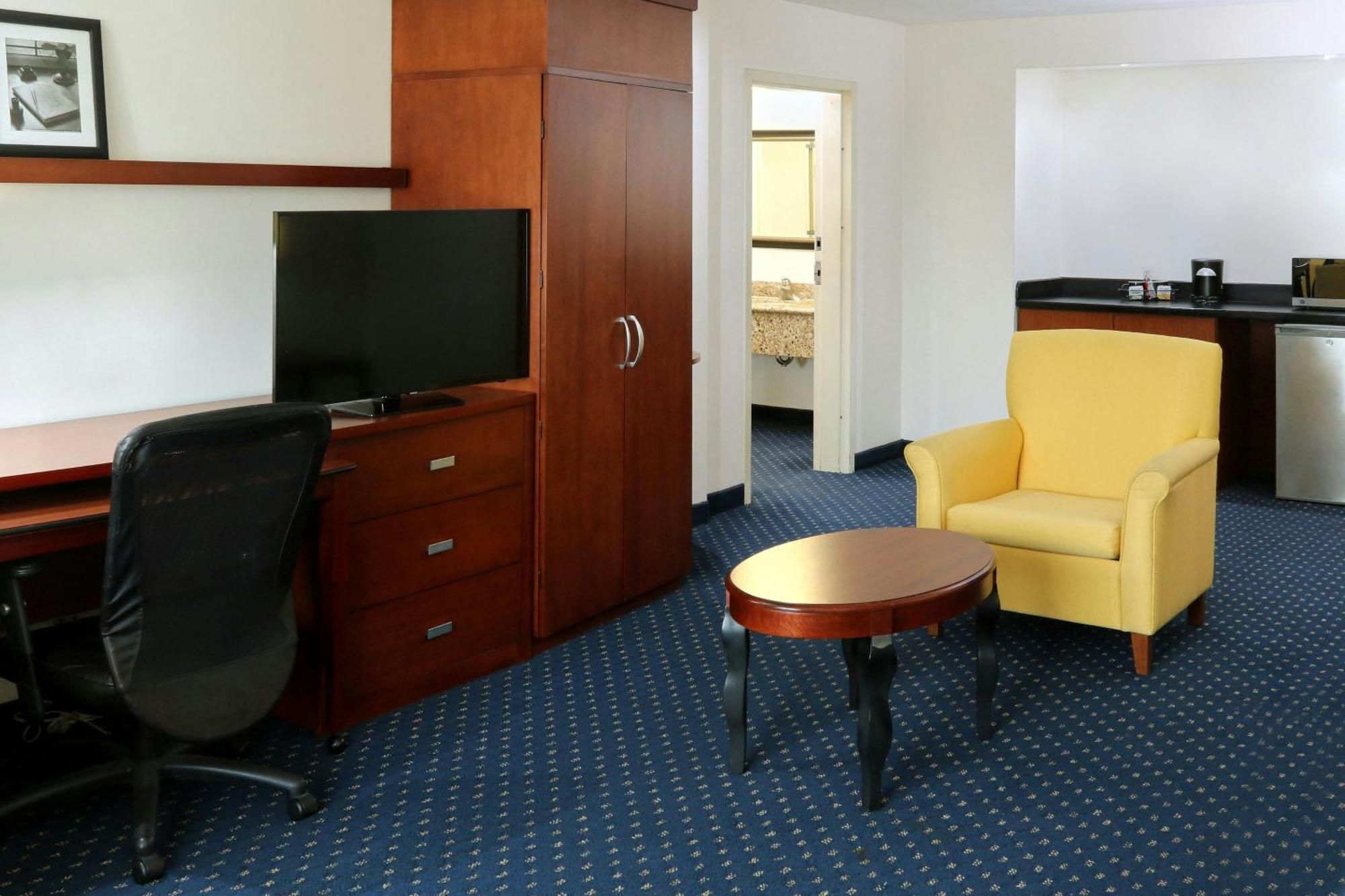 คอร์ตยาร์ด มอนเทอเรย์ ซาน เคโรนีโม/บาเย Hotel มอนแตร์เรย์ ภายนอก รูปภาพ