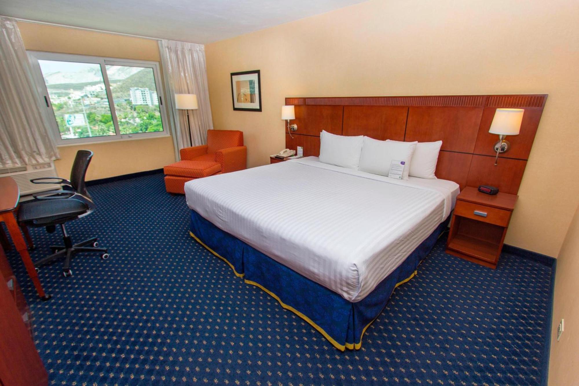 คอร์ตยาร์ด มอนเทอเรย์ ซาน เคโรนีโม/บาเย Hotel มอนแตร์เรย์ ภายนอก รูปภาพ