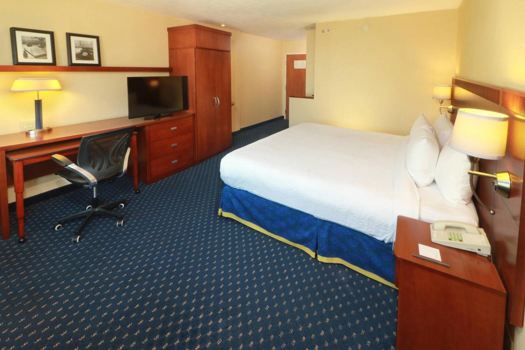 คอร์ตยาร์ด มอนเทอเรย์ ซาน เคโรนีโม/บาเย Hotel มอนแตร์เรย์ ภายนอก รูปภาพ