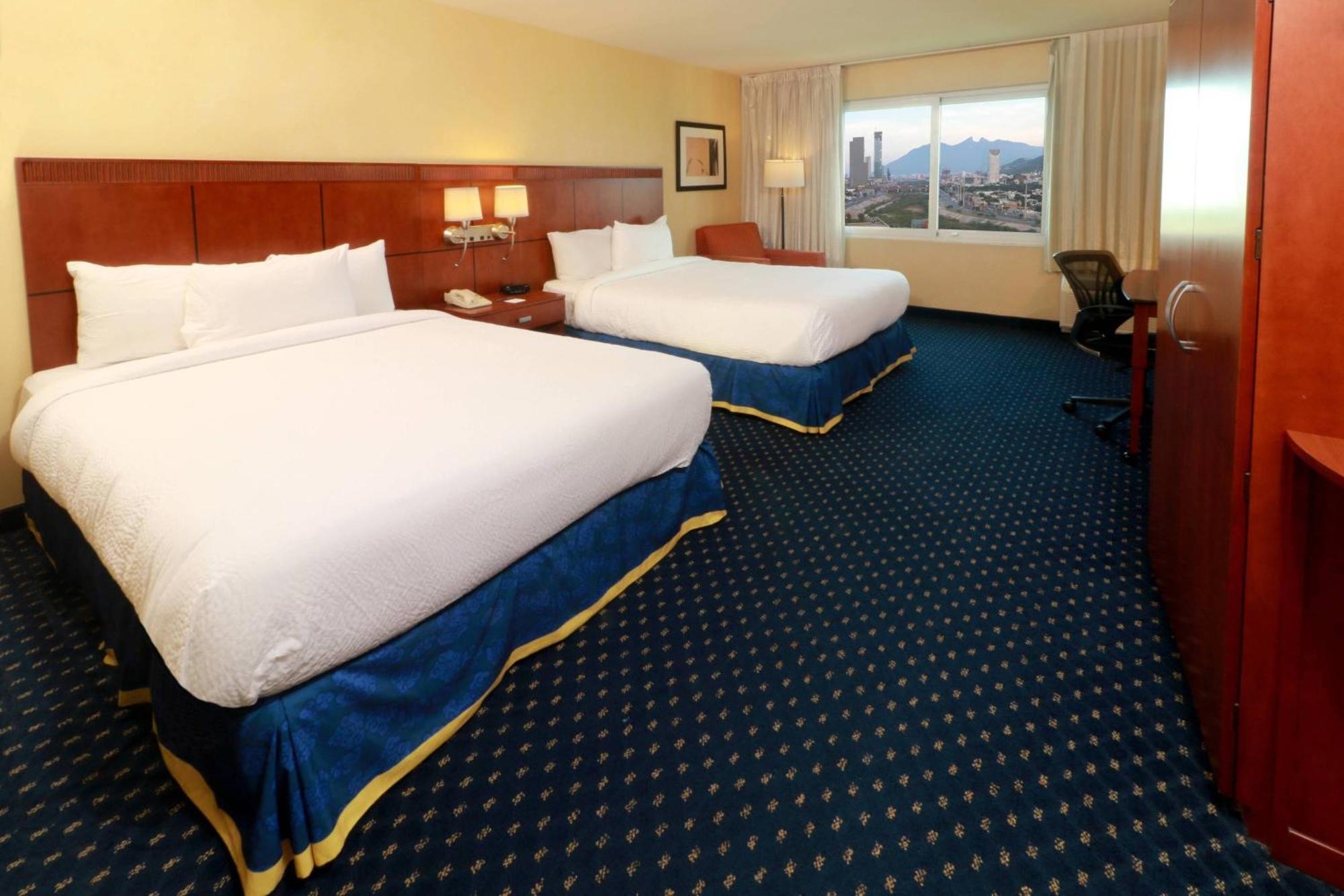 คอร์ตยาร์ด มอนเทอเรย์ ซาน เคโรนีโม/บาเย Hotel มอนแตร์เรย์ ภายนอก รูปภาพ