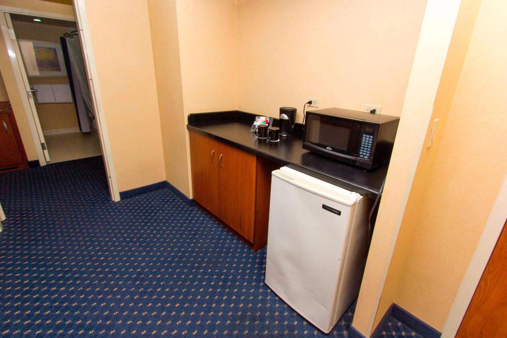 คอร์ตยาร์ด มอนเทอเรย์ ซาน เคโรนีโม/บาเย Hotel มอนแตร์เรย์ ภายนอก รูปภาพ