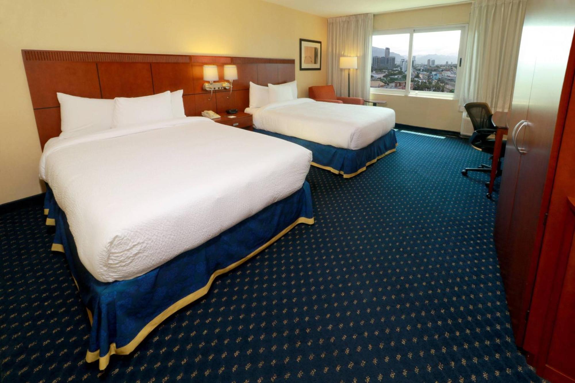 คอร์ตยาร์ด มอนเทอเรย์ ซาน เคโรนีโม/บาเย Hotel มอนแตร์เรย์ ภายนอก รูปภาพ