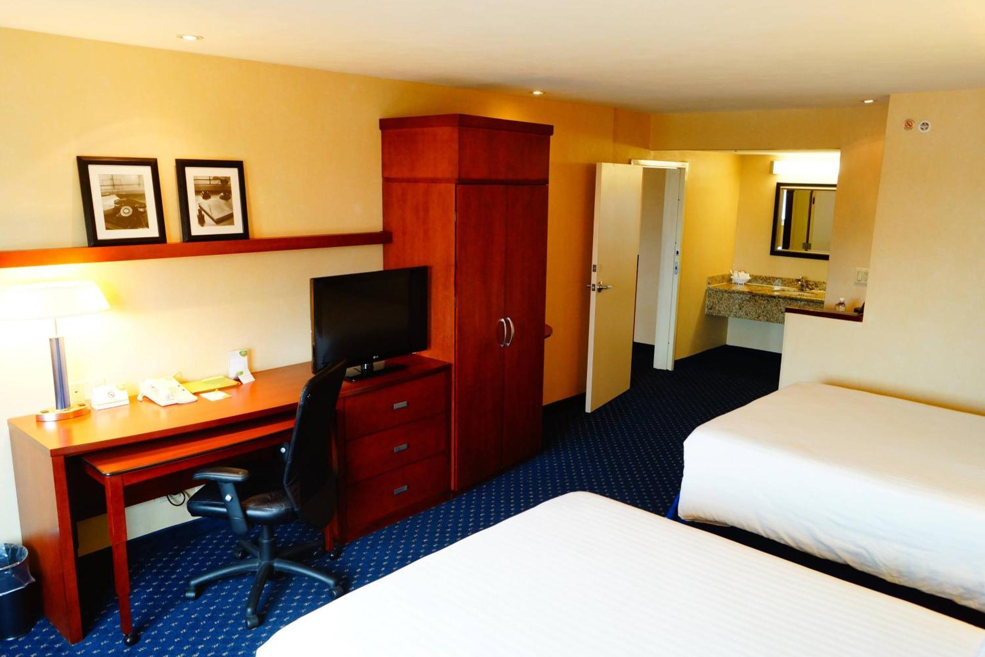 คอร์ตยาร์ด มอนเทอเรย์ ซาน เคโรนีโม/บาเย Hotel มอนแตร์เรย์ ภายนอก รูปภาพ