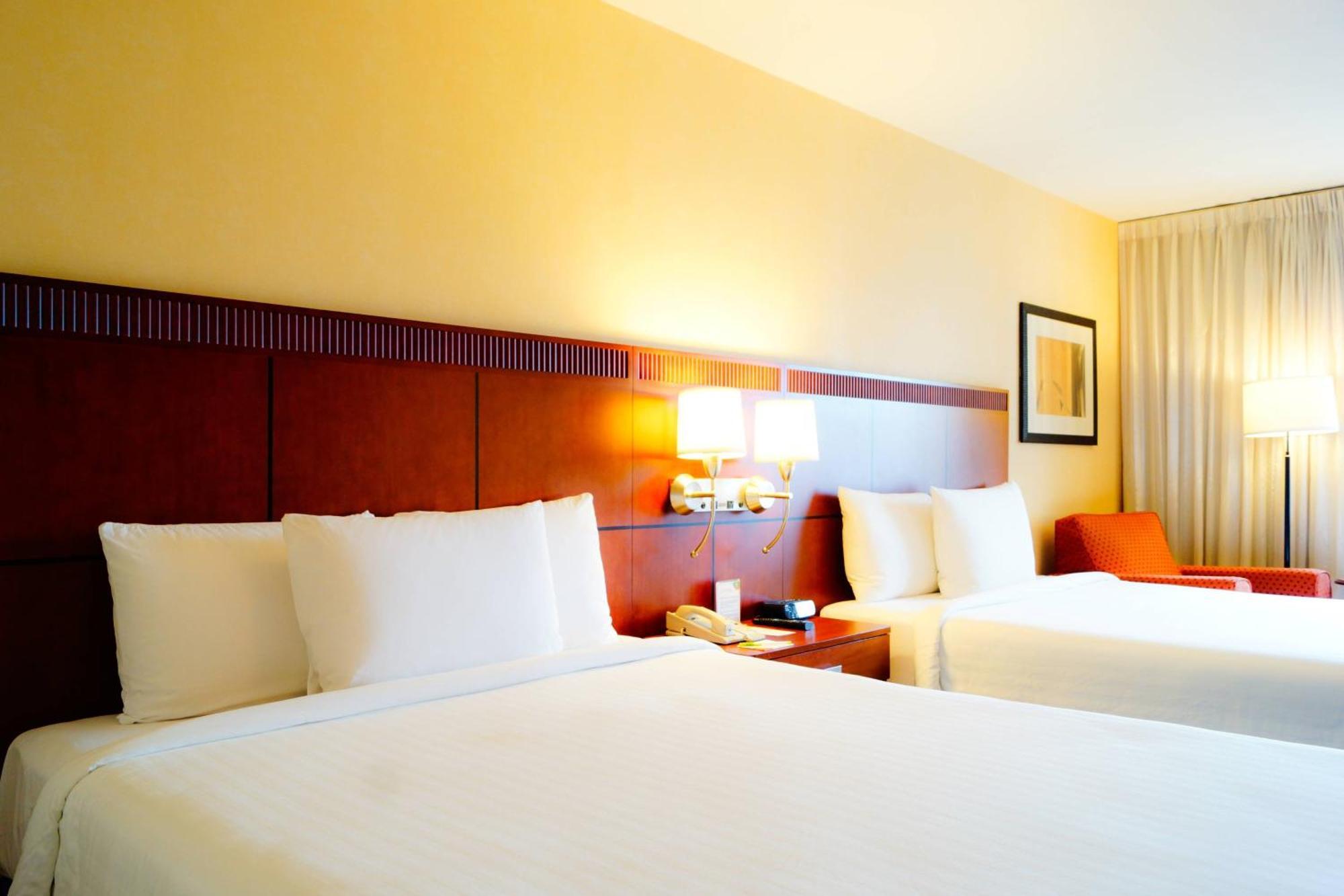 คอร์ตยาร์ด มอนเทอเรย์ ซาน เคโรนีโม/บาเย Hotel มอนแตร์เรย์ ภายนอก รูปภาพ