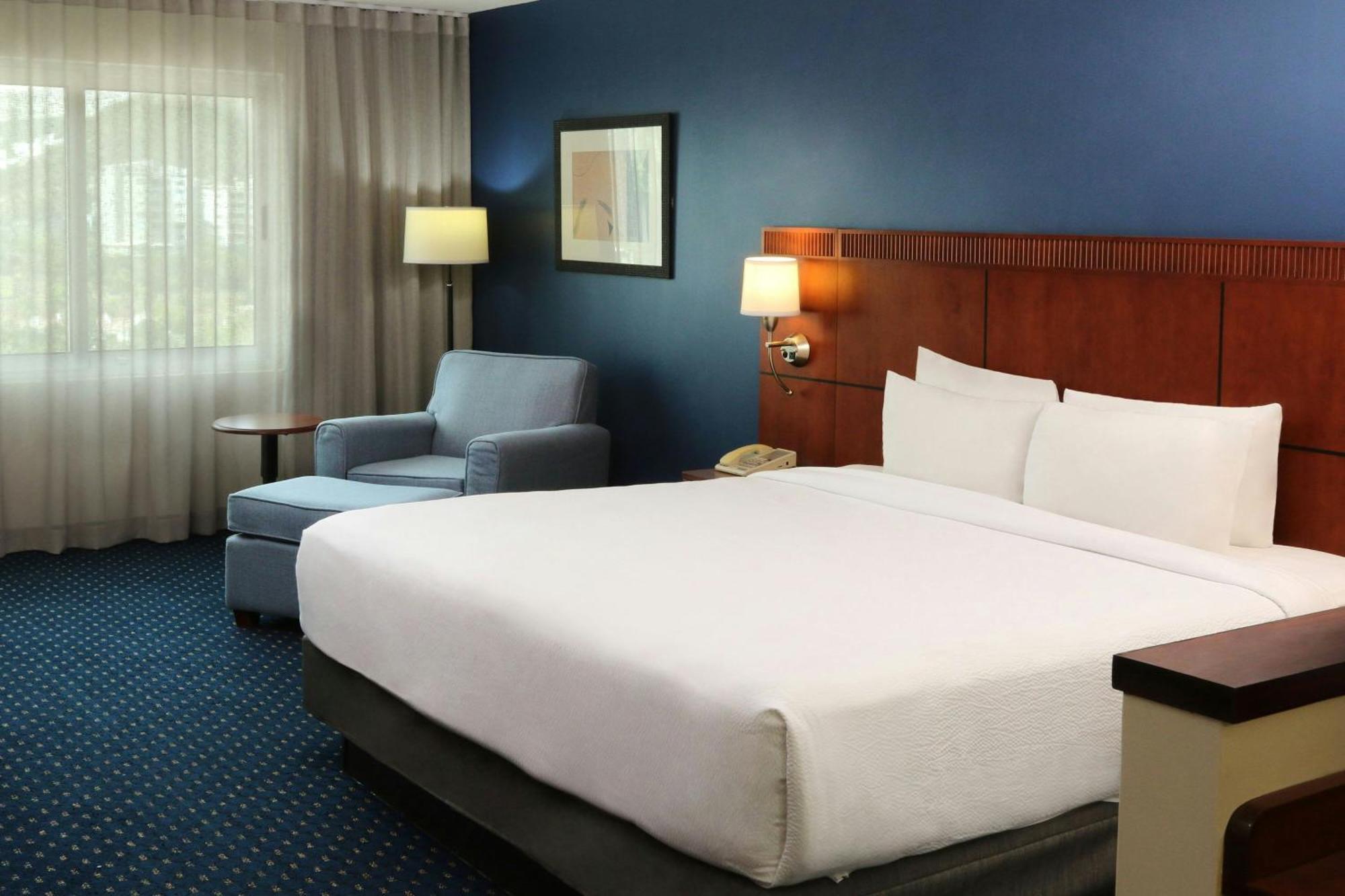 คอร์ตยาร์ด มอนเทอเรย์ ซาน เคโรนีโม/บาเย Hotel มอนแตร์เรย์ ภายนอก รูปภาพ